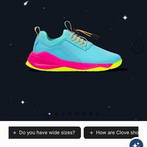 CLOVE HEALTHCARE Sneakers